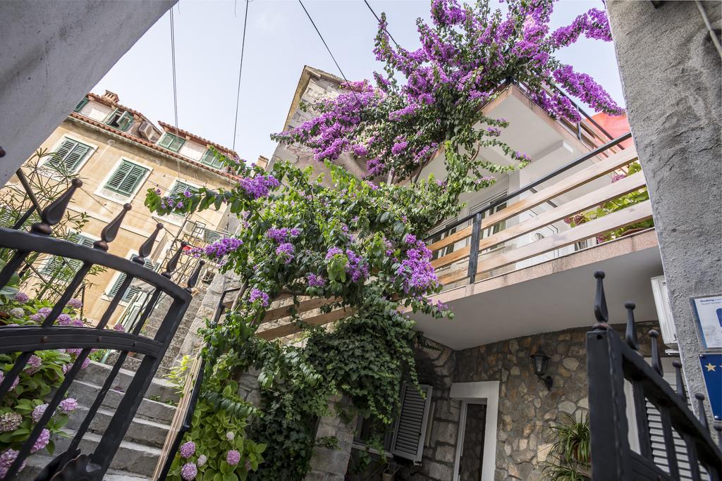 Apartments Sara Hvar Town Exterior foto